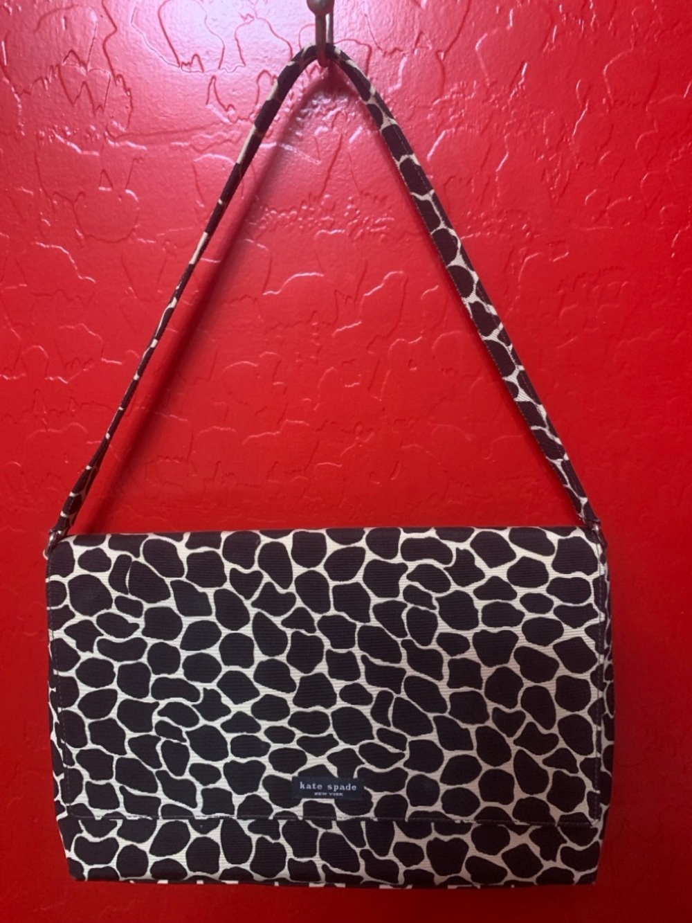 kate spade Brown and Cream Giraffe-Print Shoulder Bag
